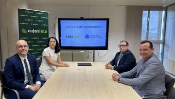 Cajasiete y el Colegio Oficial de Químicos de Canarias firman un convenio para impulsar la actividad profesional del colectivo